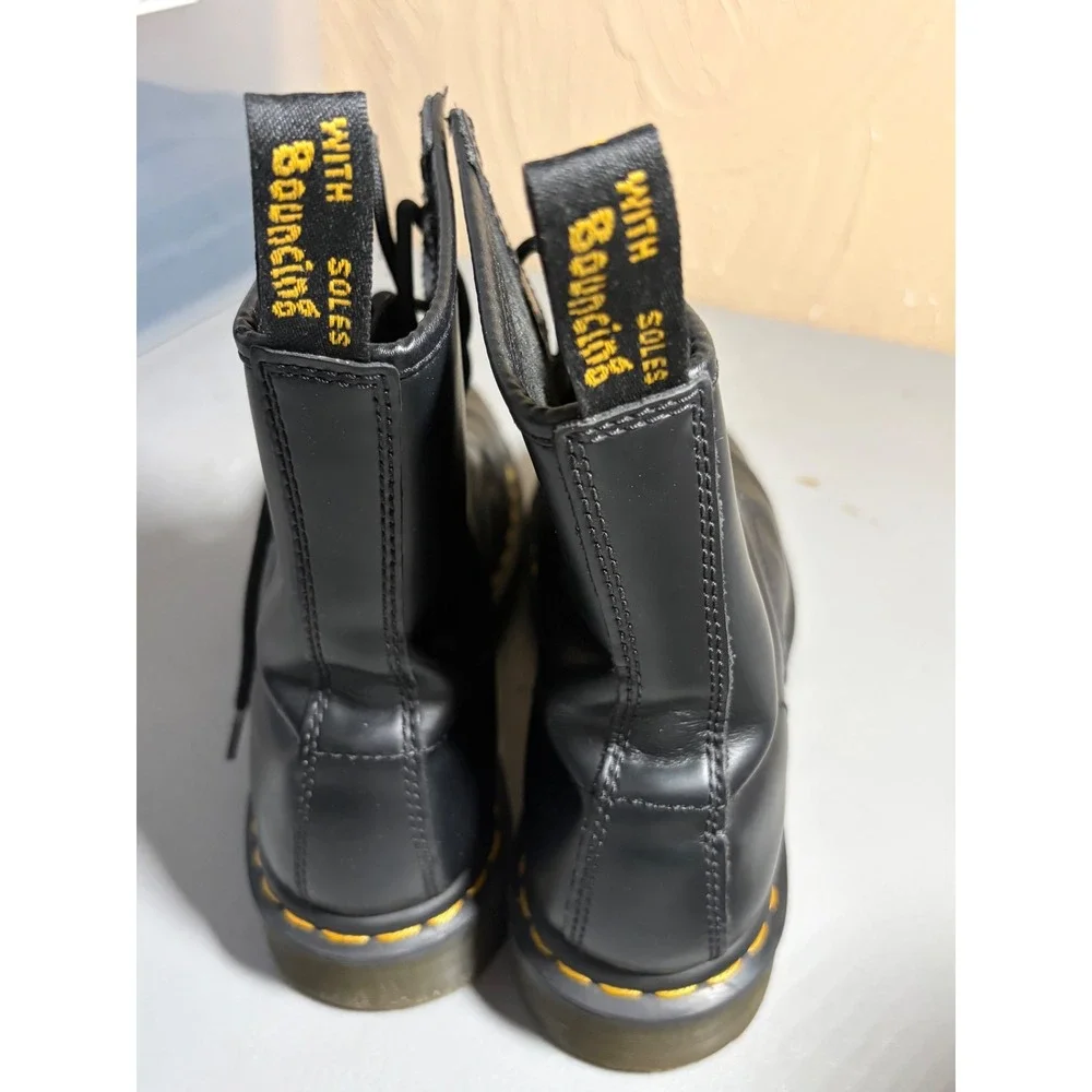 Dr. Martens 1460 Boots Mens 9 Womens 10 Black Smooth Leather 8-Eye Combat Boot